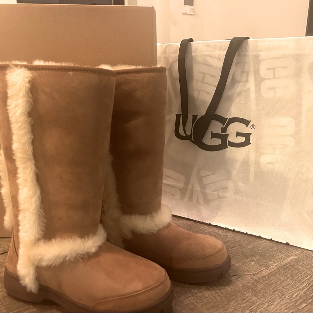 NEW UGG Sunburst Boots